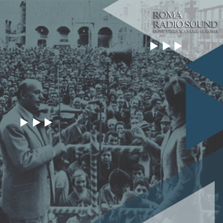 header_forli piazza saffi con molta gente, foto di repertorio